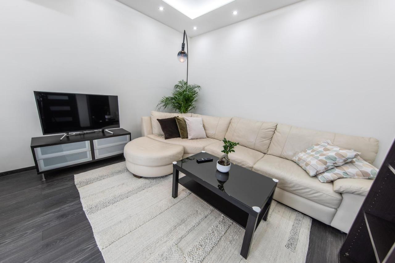 Spacious 3-Room Apartment With Free Parking Будапешт Экстерьер фото