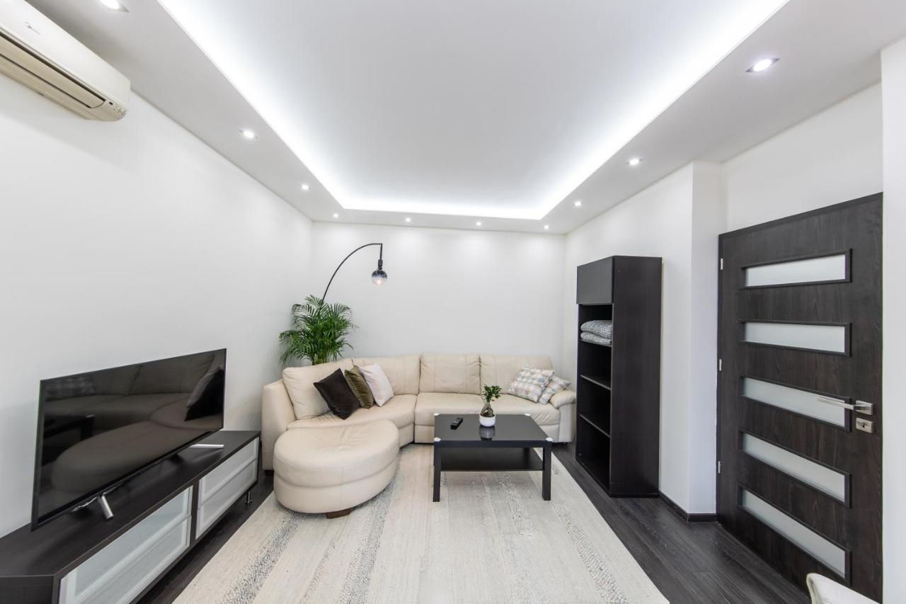Spacious 3-Room Apartment With Free Parking Будапешт Экстерьер фото